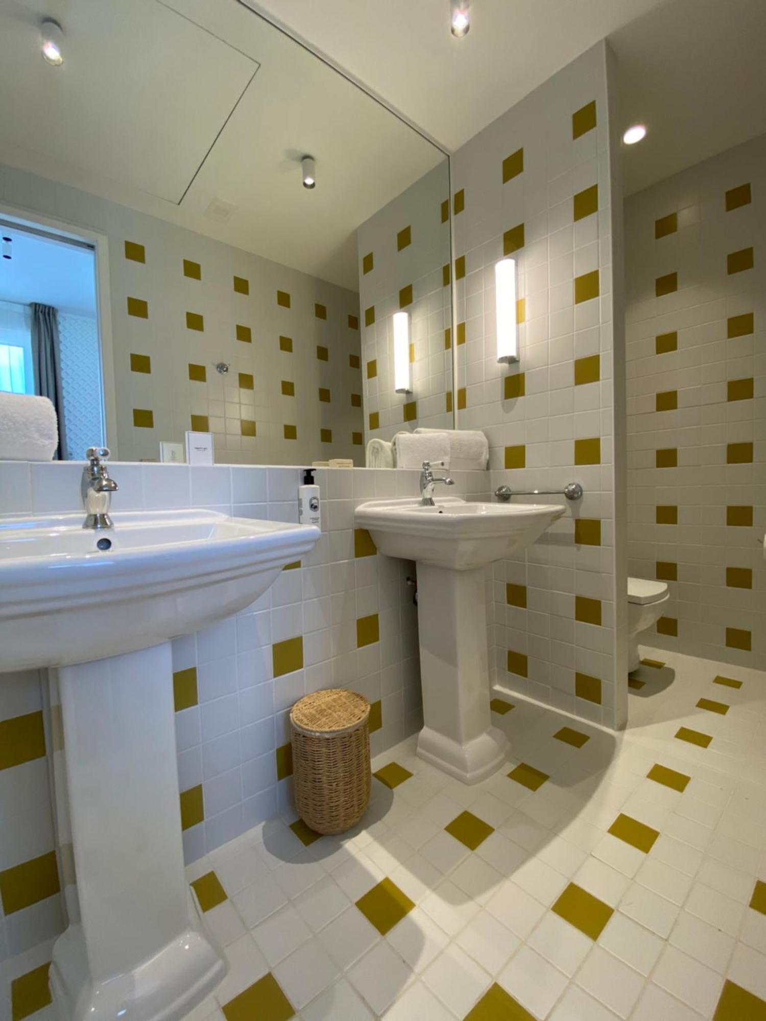 Lilou Hotel Hyères Екстериор снимка